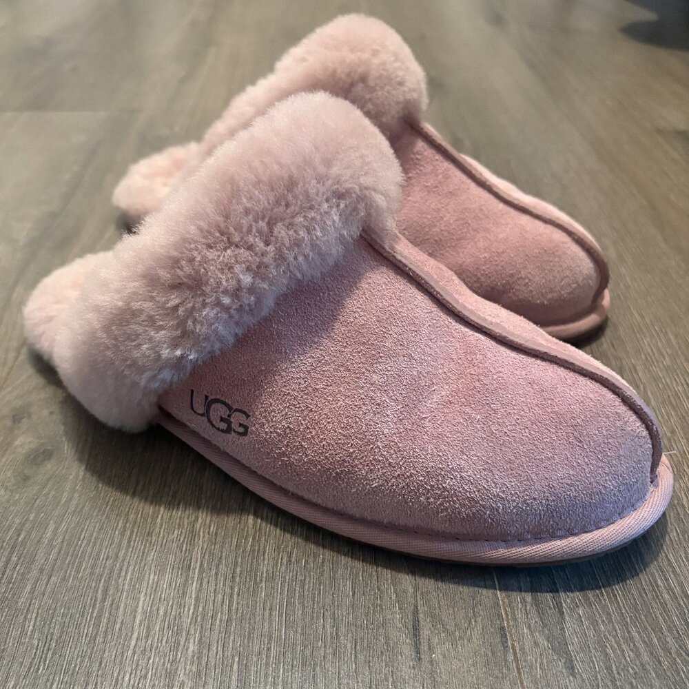 UGG Blush Pink Shearling Slippers – Like New – Size 9